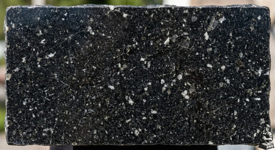 tekstura-karelskogo-granita-gabbro-diabaz-close-up